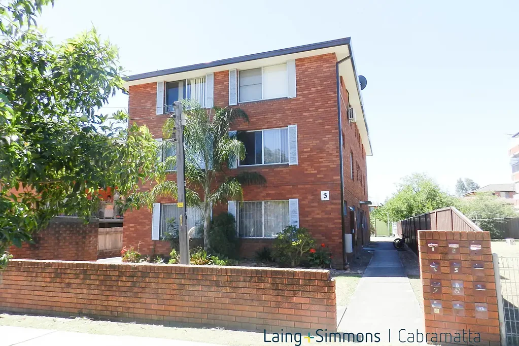 ONE BEDROOM UNIT SITUATED ON GROUND FLOOR