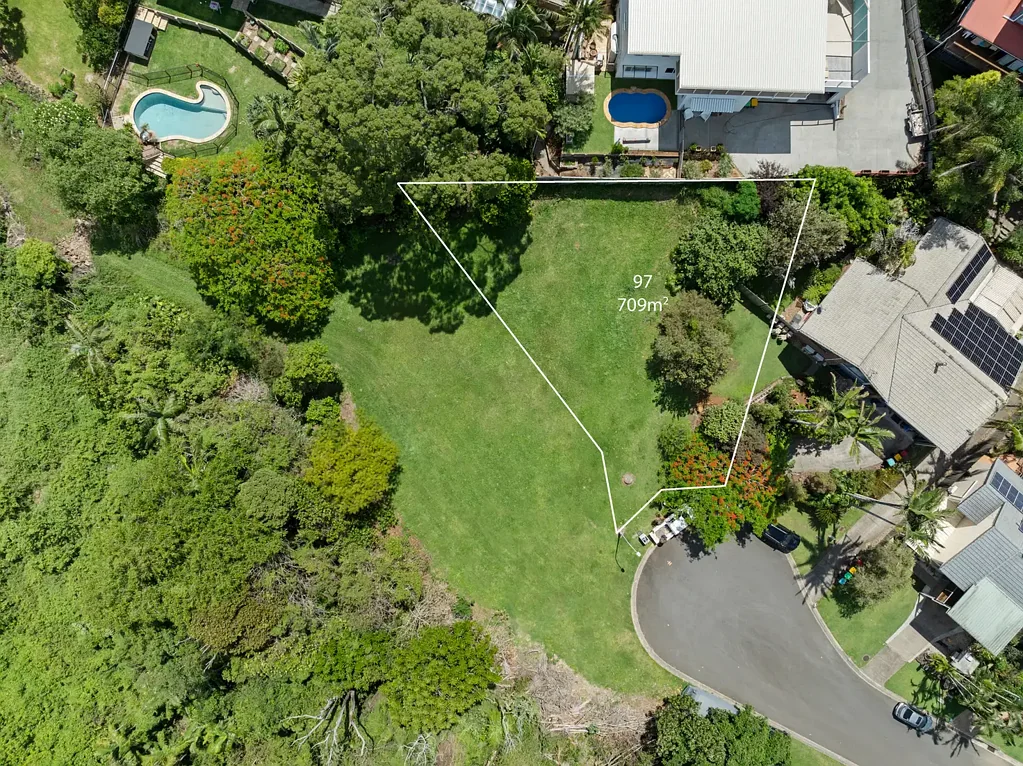 97 Bimbadeen Avenue, Banora Point, NSW 2486