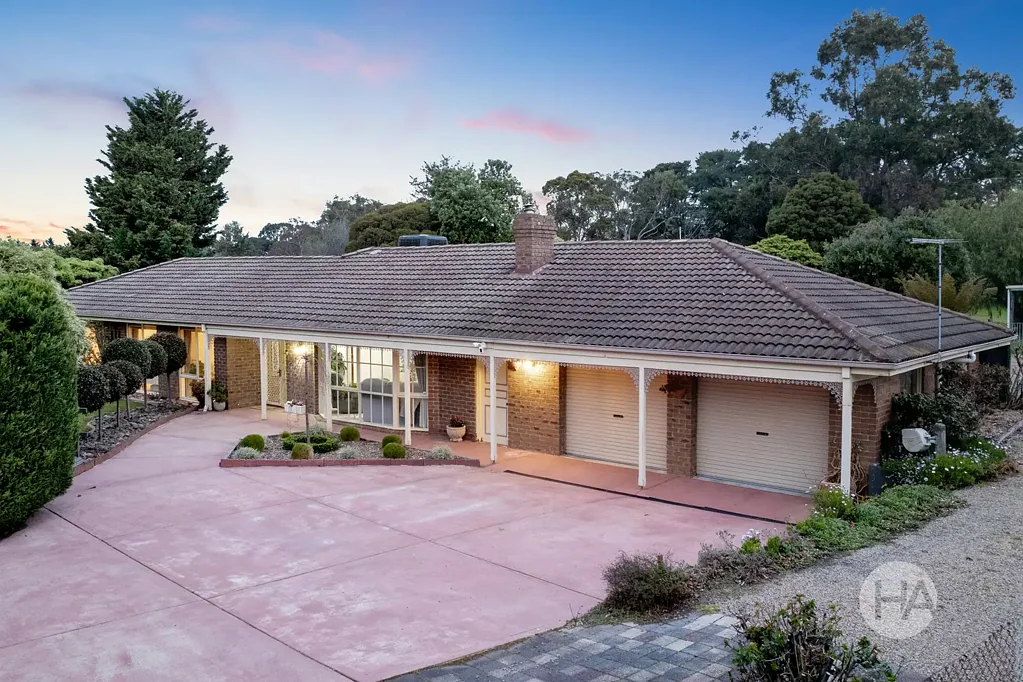 10 Kumala Drive, Somerville, VIC 3912
