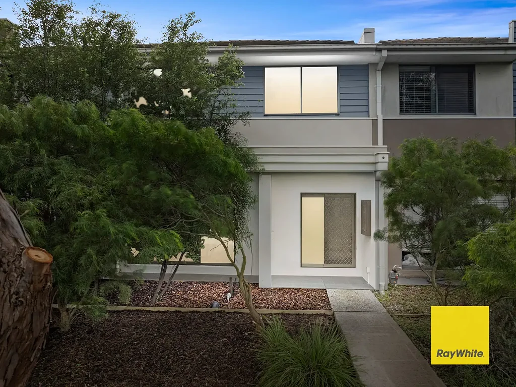 Mernda 3Kwarto Stylish, Spacious & Perfectly Positioned - Walk to Everything!