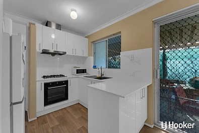 8 Brookdale Drive, Armadale, WA 6112, 3房, 1浴, House