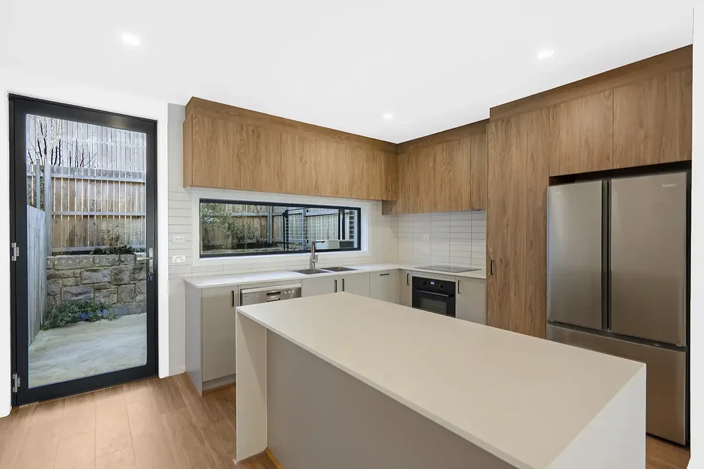 Spacious 3-Bedroom, 2-Bathroom Townhouse in Denman Prospect