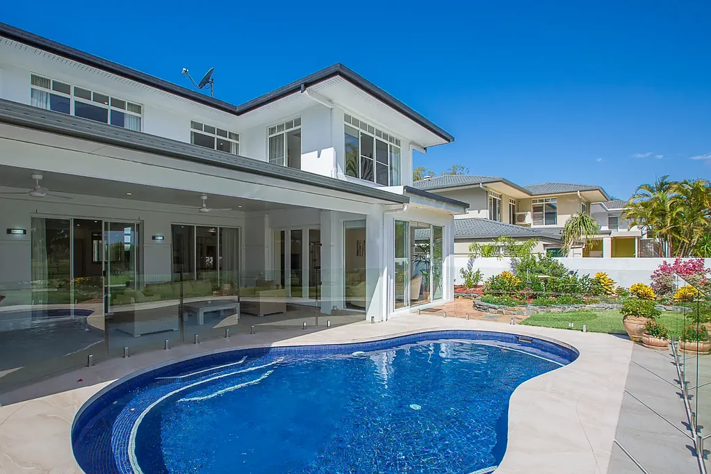 Just Perfect! Gorgeous, Fully Furnished, Golf Course Home.
