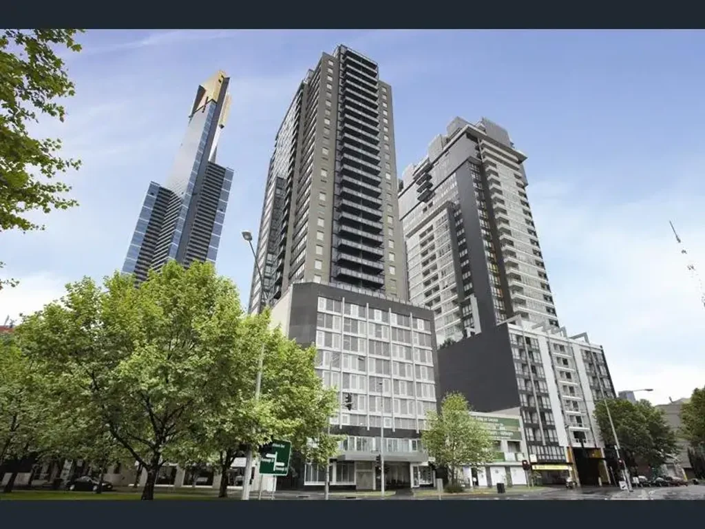Spacious 2 Bedroom Apartment with Car Space in Prime Southbank Location