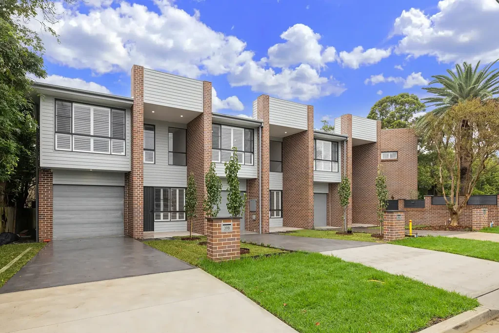 Sophisticated Townhouse in Prime Marsfield Location