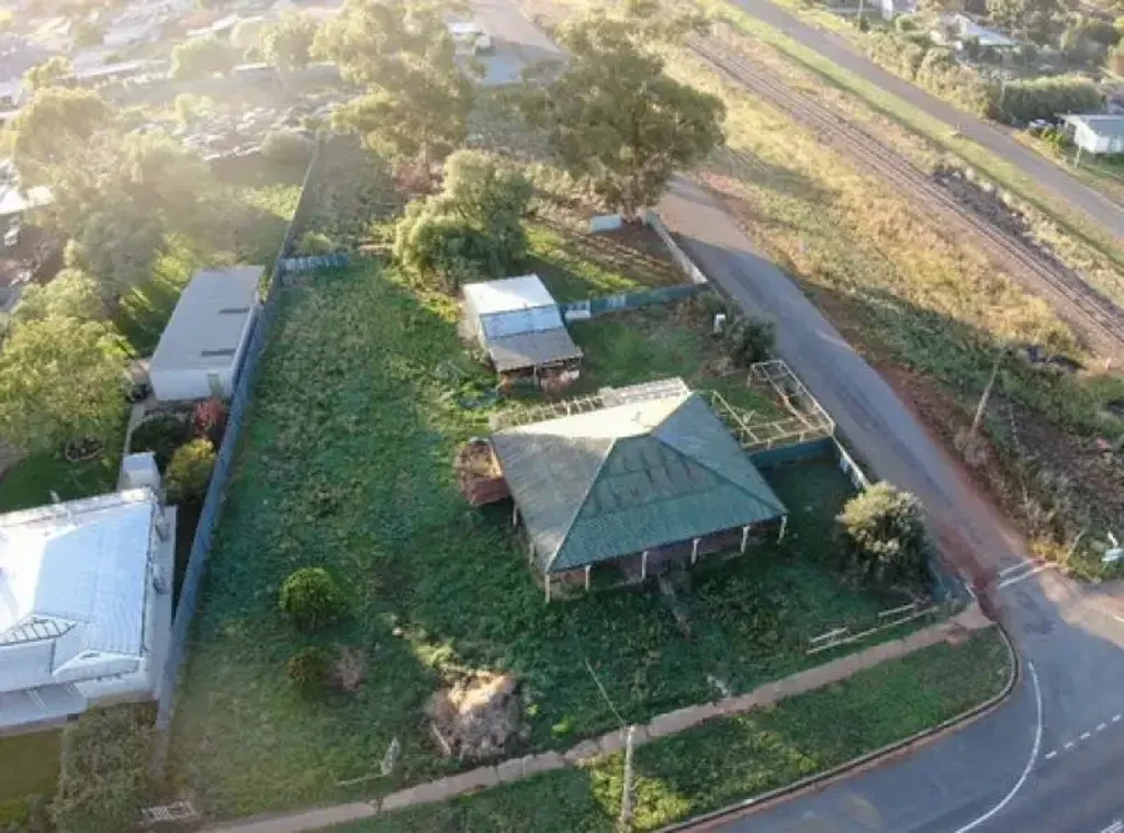 Temora 3chambre Tree Change, Large Block, Walking Distance to CBD