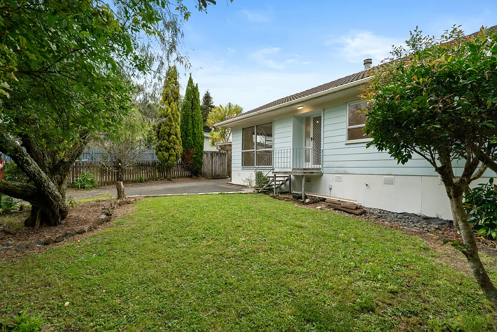 17 Buisson Glade, West Harbour, Waitakere City, Auckland