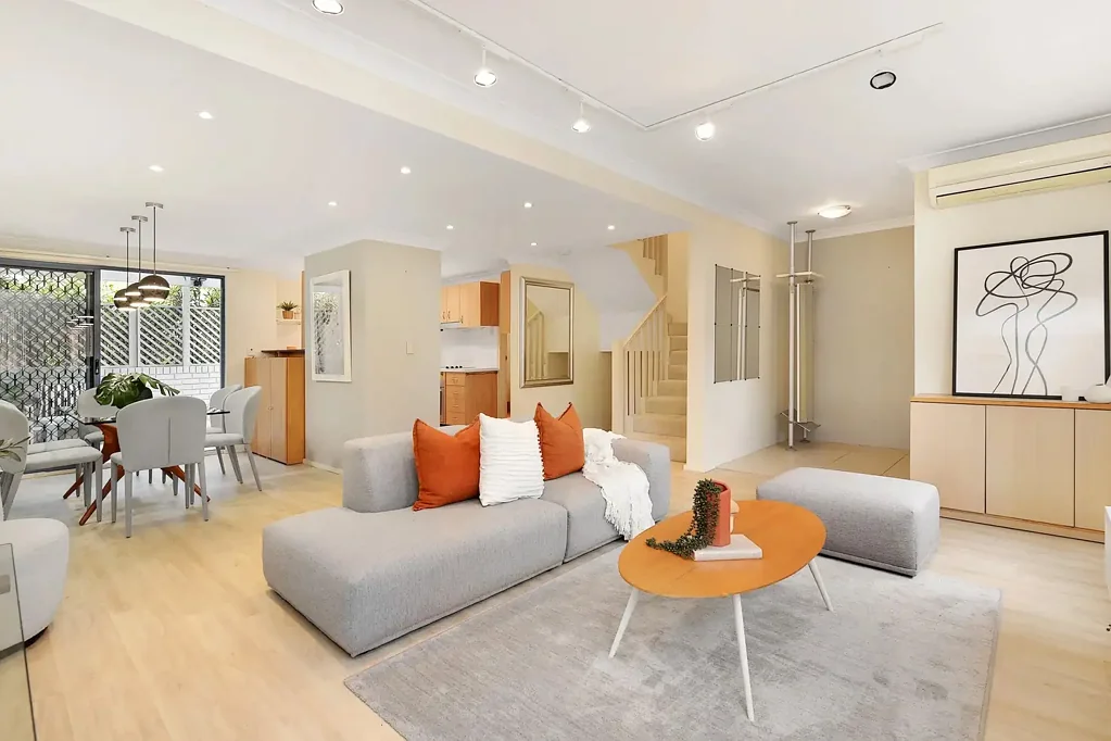 Sanctuary of Style in Parkland Beachside Setting