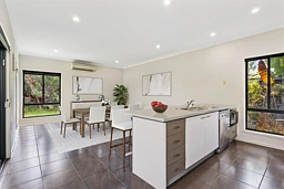 24 Casuarina Drive, Molendinar