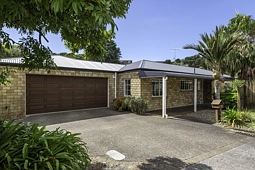 26 Bernie Edwards Place, Botany Downs