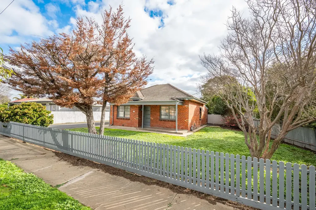Charming Red Brick with Great Shed!