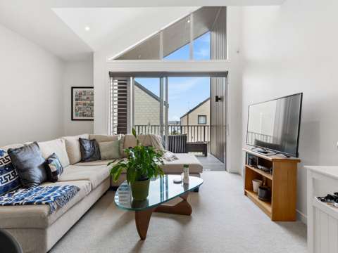 Hobsonville 2房  Adorable & Affordable - Ready for it's new owner!