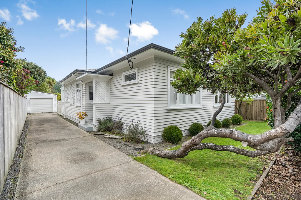 9 Hinau Street, Eastbourne, Lower Hutt, Wellington