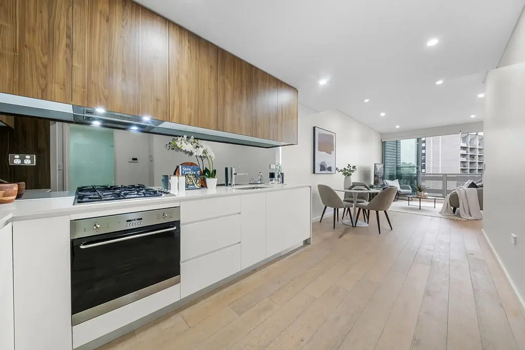 Lewisham 1Kwarto 1BR APT W/ PARKING + LARGE STORAGE CAGE - IDEAL FOR FIRST HOME BUYERS & INVESTORS!