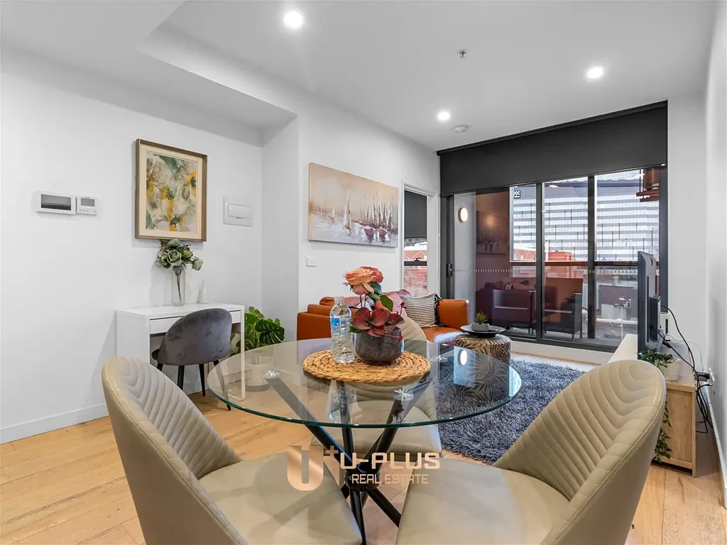 West Melbourne 2Zimmer Melbourne Village Living - Style, Convenience & Exceptional Lifestyle Appeal