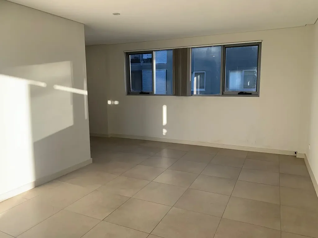 Woooo......North Facing Apartment, quiet aspect with  greeny oval view and big Balcony