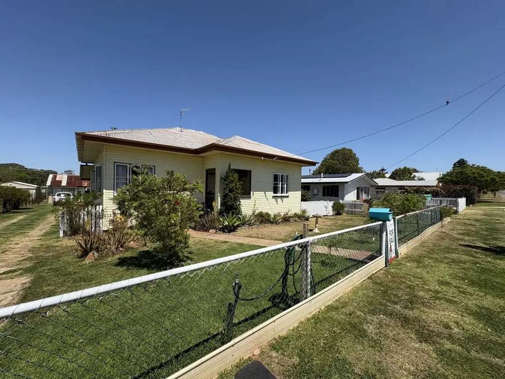 4 McDaniell Street, Yarraman, QLD 4614