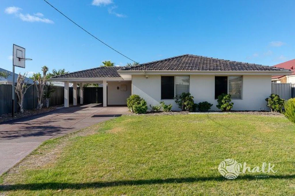 STUNNING 4 X 2 FAMILY HOME WITH POWERED WORKSHOP!!!