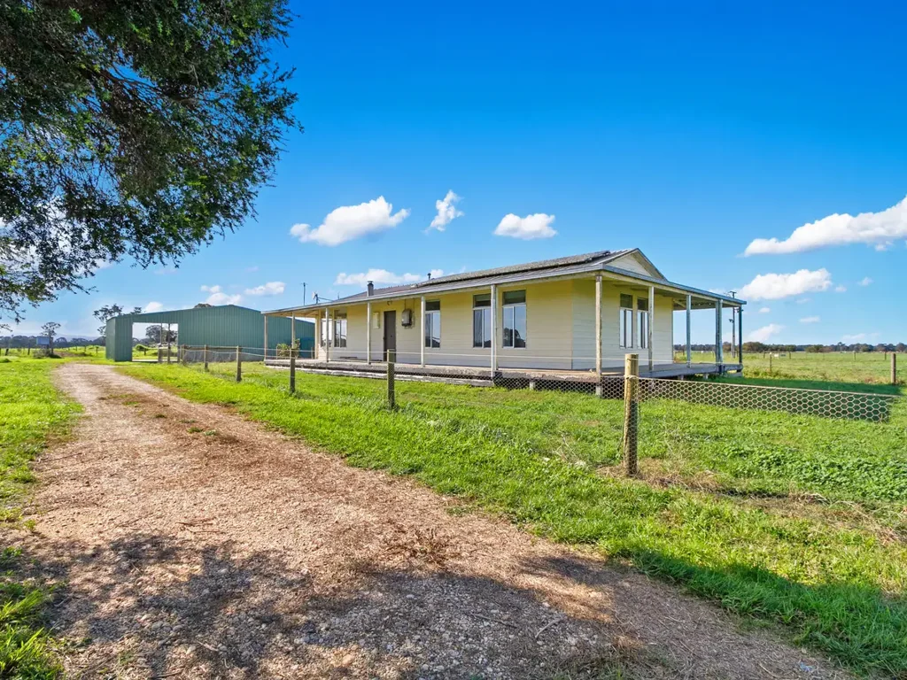 299 Mewburn Park Road, Tinamba, VIC 3859