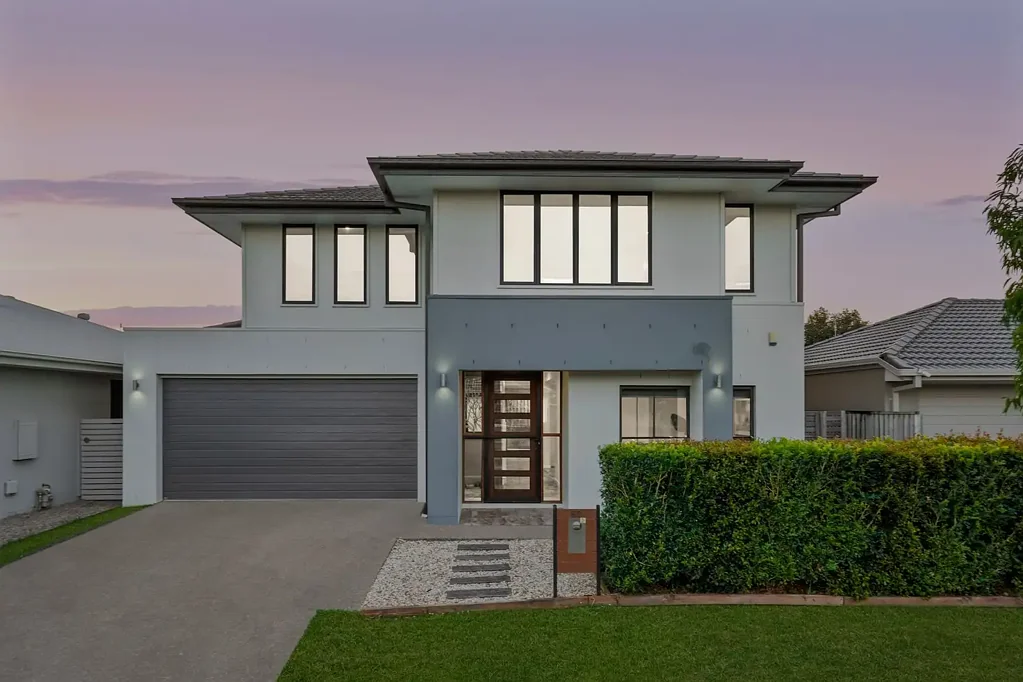 Pimpama 5બેડરૂમ THE ONLY QUALITY 2-STOREY HOME IN GAINSBOROUGH GREENS - WHAT CHOICE DO YOU HAVE?