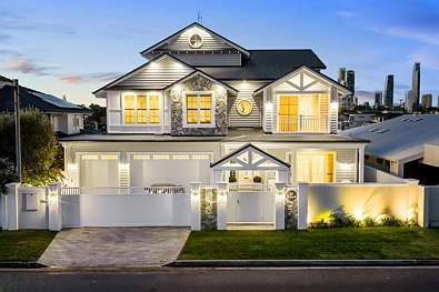 Broadbeach Waters 5 Bedroom Riverstone House - Impeccable Hamptons Luxury on Main River