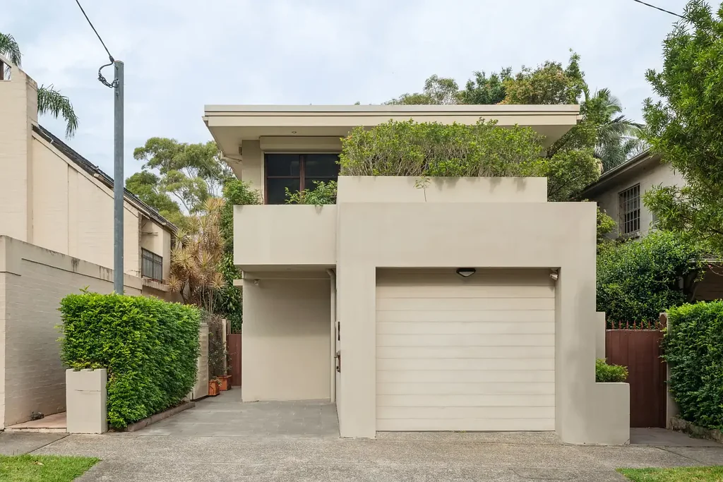 Large 4 Bedroom and Study Family Home in Convenient Location