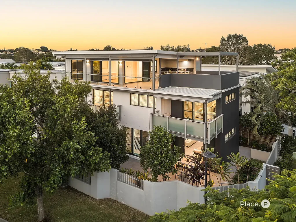 Bulimba 5침실 Low-Maintenance Living in a Prime Riverside Pocket