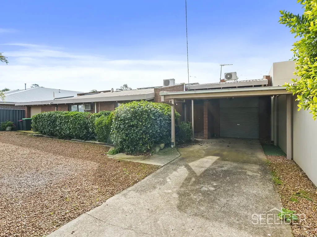 Lakefront Lifestyle in the Heart of Yarrawonga - Fully Furnished.