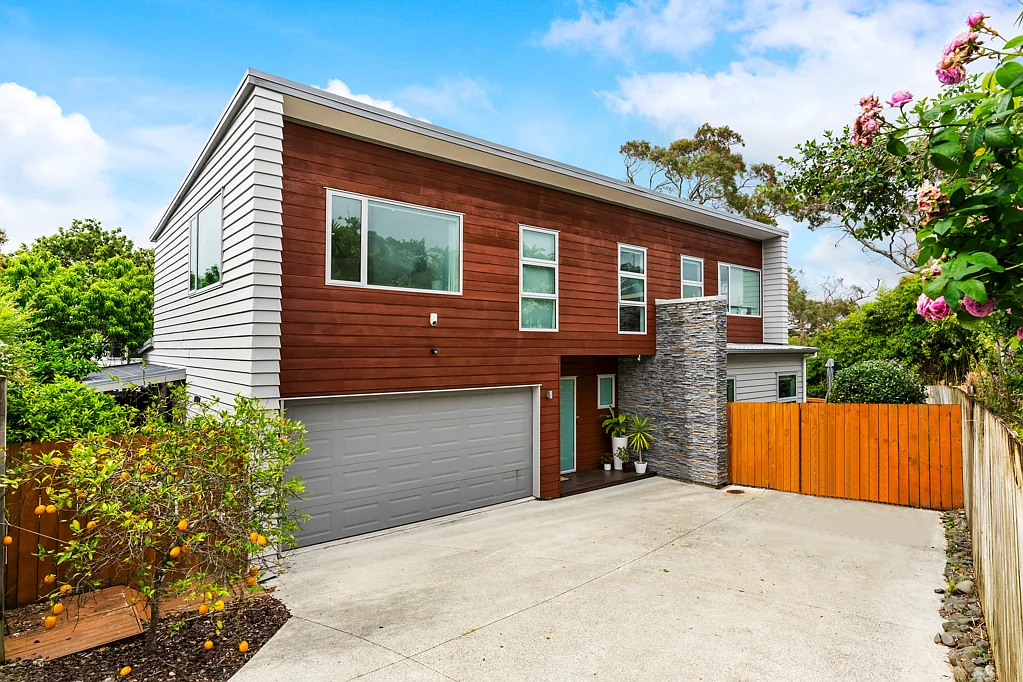 17A Limmer Place, Browns Bay, North Shore City, Auckland