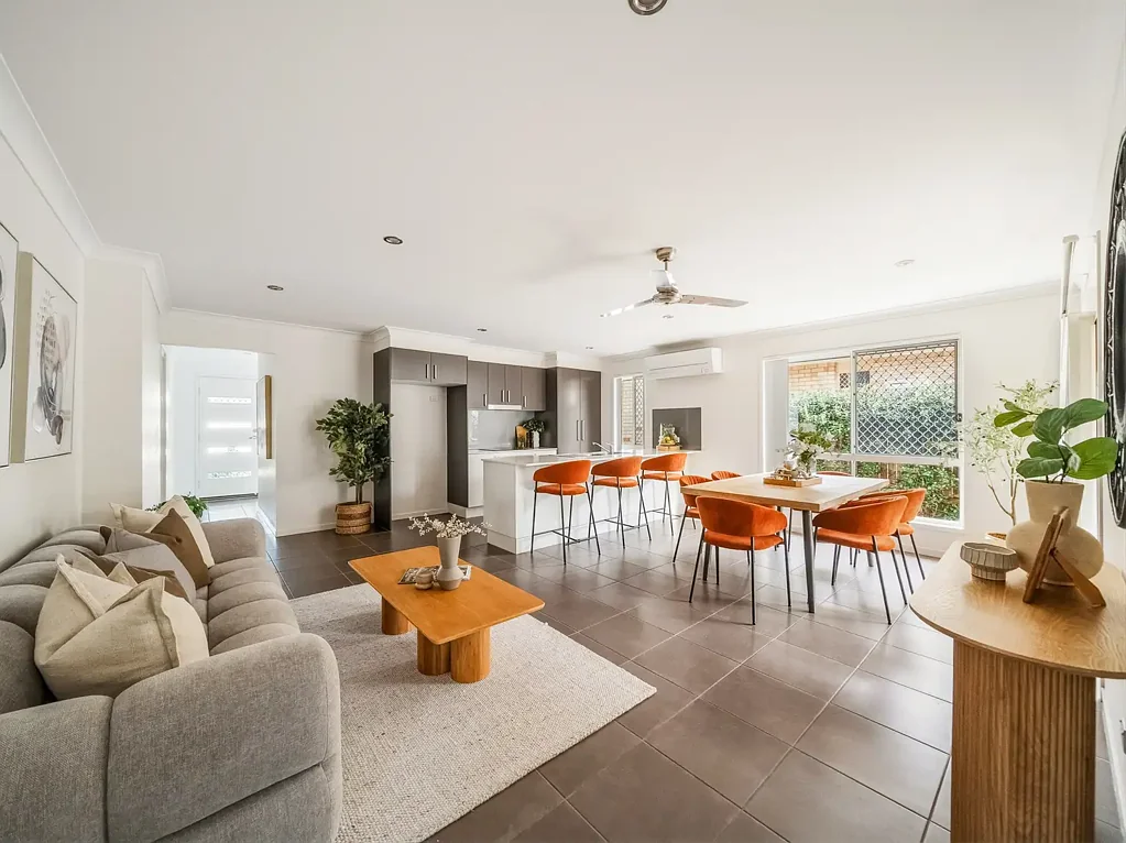 North Lakes 4Phòng ngủ Contemporary Comfort in a Prime North Lakes Address!