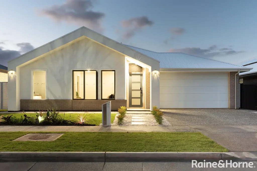 Riverlea Park 4房  17.9m Frontage Contemporary gable Luxury and Lifestyle