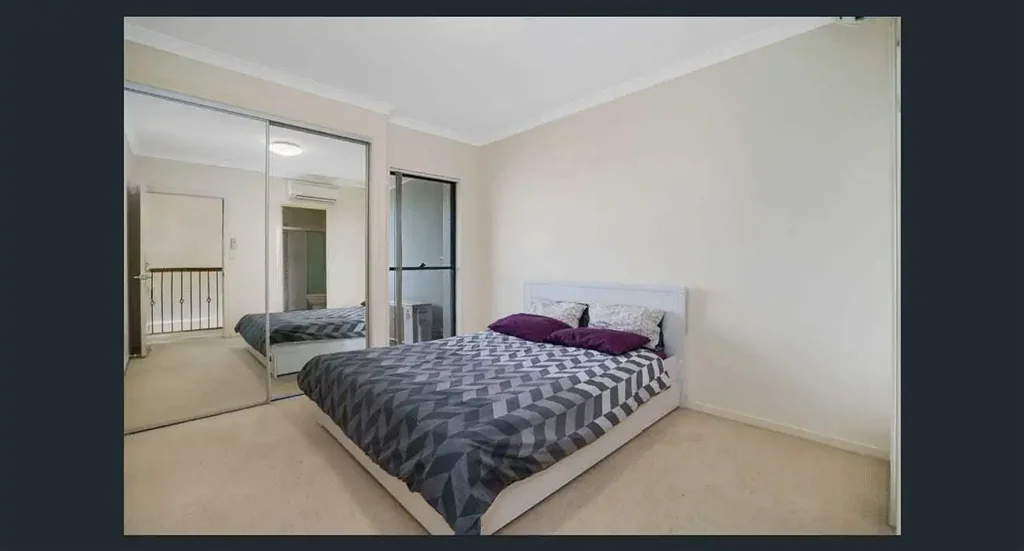A cosy apartment close to Westfield Garden City shopping Centre