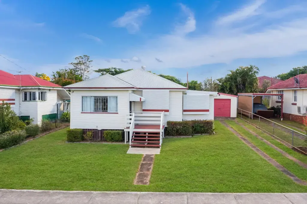 3 Schelbach St, Booval, QLD 4304