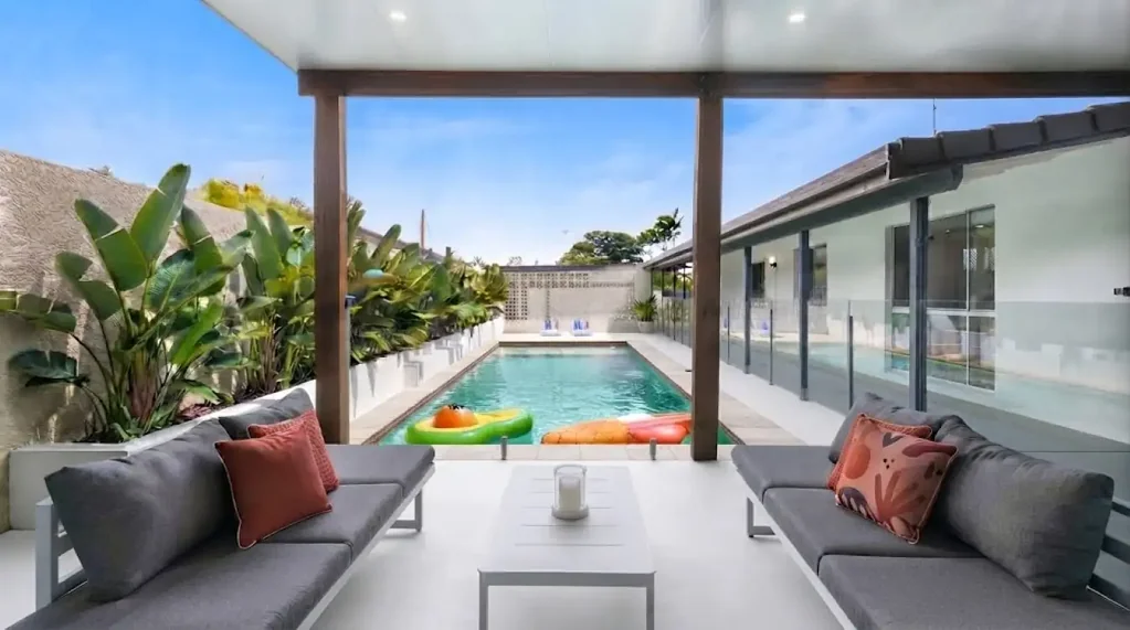 Palm Beach 4Zimmer Massive Block! Prime Location in Palm Beach