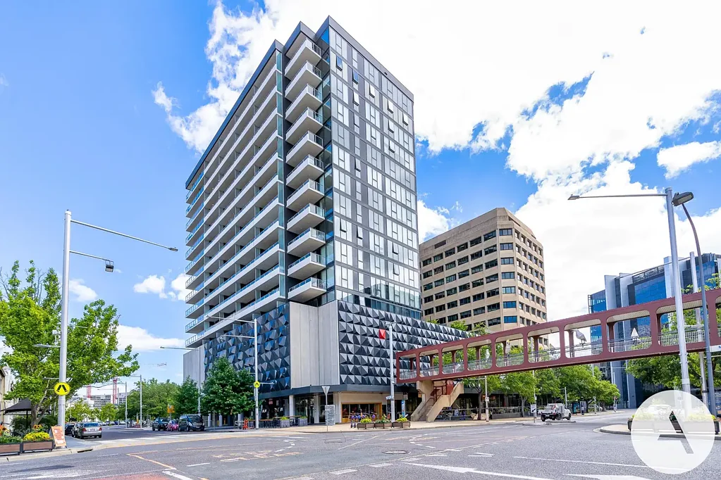 City 2 Bedroom Sunlit spacious apartment with large balcony and city center convenient! Ready for Move in!
