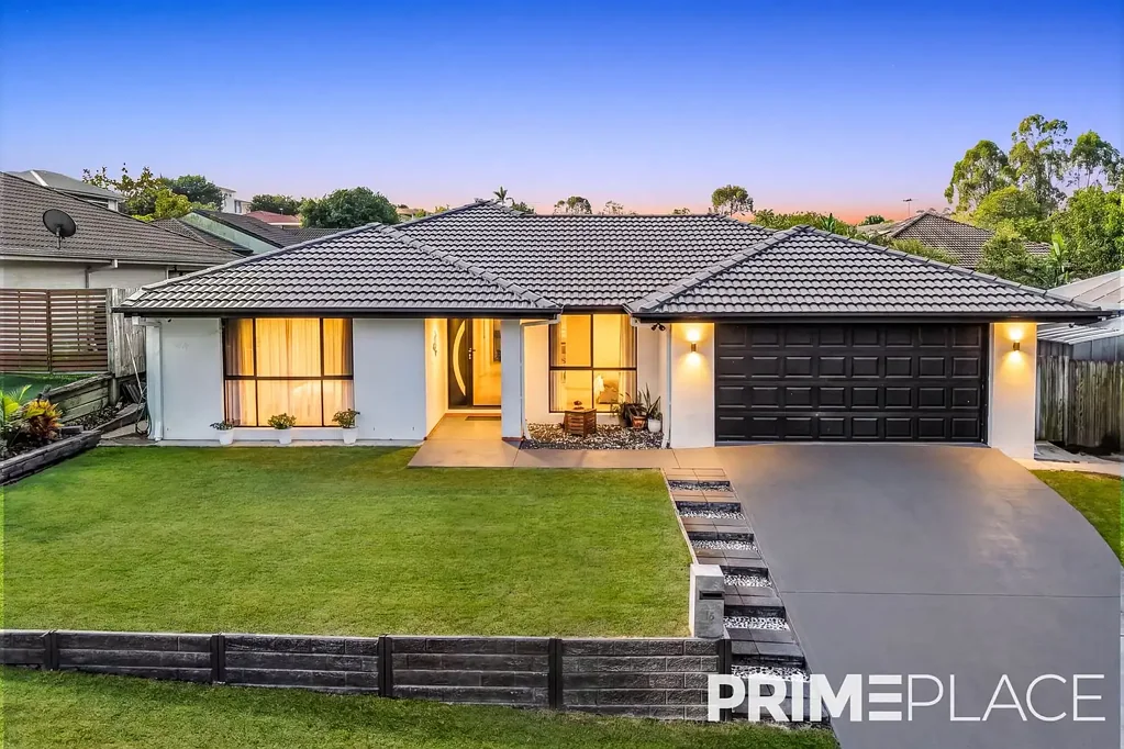 Bellbird Park 4房 Brentwood Forest精装四卧 宽敞坡地600㎡ 双起居区 开放厨房 主卧套间 全围栏庭院 高速公路近 Spacious Family Living in Brentwood Forest Estate!!!
