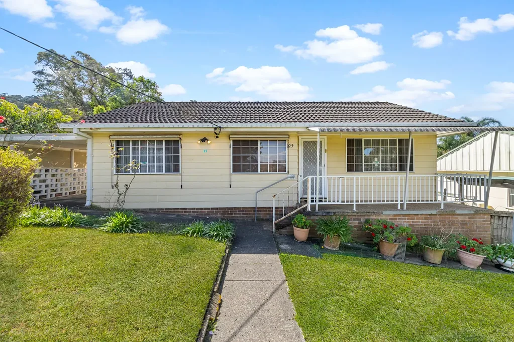Wyong 3房  Three-Bedroom Home with Plenty of Potential!