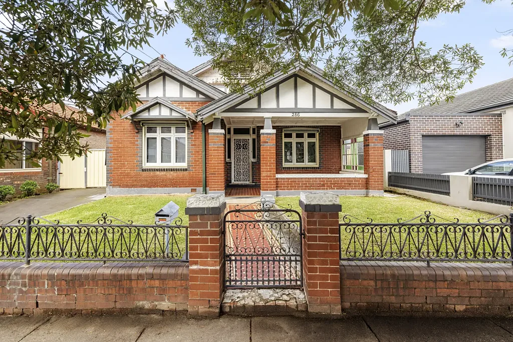 Marrickville 7Phòng ngủ Exceptional Multi-Income Investment in a Premier Marrickville Locale