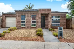 2/2 Lauraville Avenue, Werribee