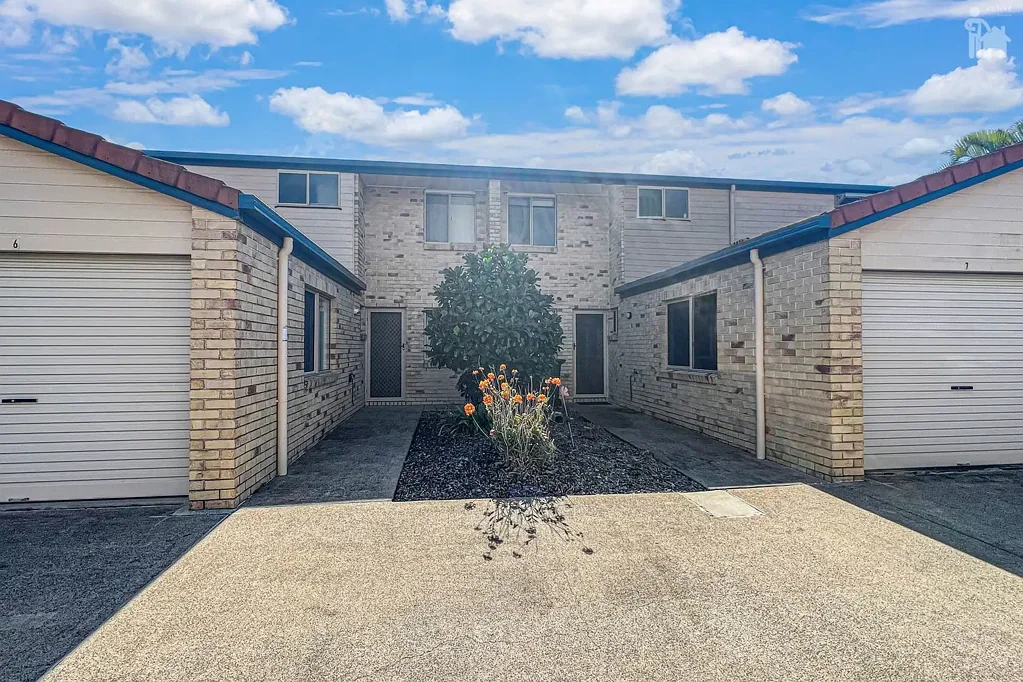 Furnished 2-Bedroom Townhouse Just Minutes from the Beach