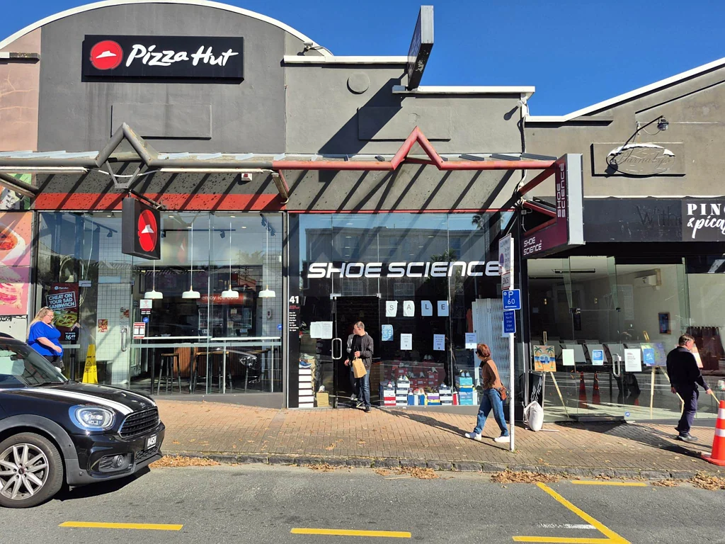 Remuera HIGH PROFILE RETAIL SPACE WITH EXCELLENT PARKING