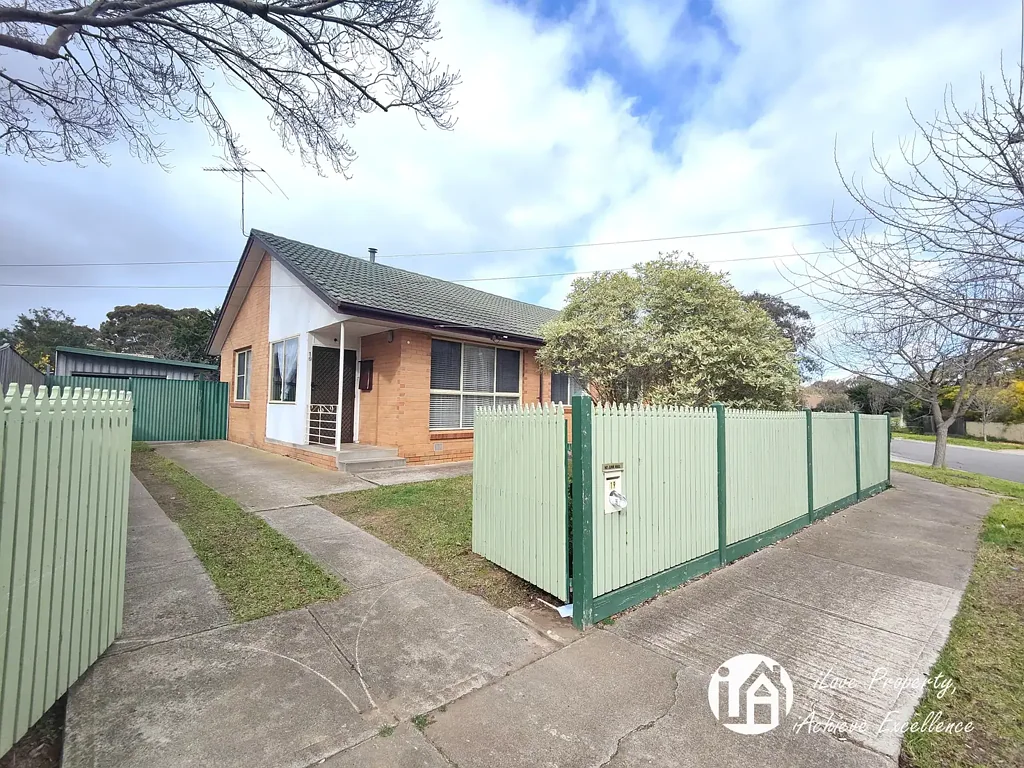 LARGE YARD, GREAT LOCATION!!!