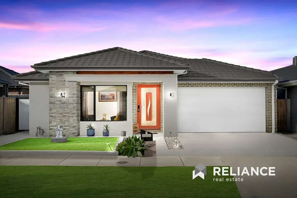 Tarneit 4房  翡翠公园豪华生活 / 29 SQ on 448sqm / 户外厨房/ 步行至学校  Grand Luxury Living in Emerald Park / 29 SQ on 448sqm / Outdoor Kitchen/ Walking Distance to School