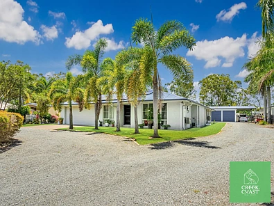 Oakhurst 4chambre Executive Acreage Living in Prestigious Oakhurst