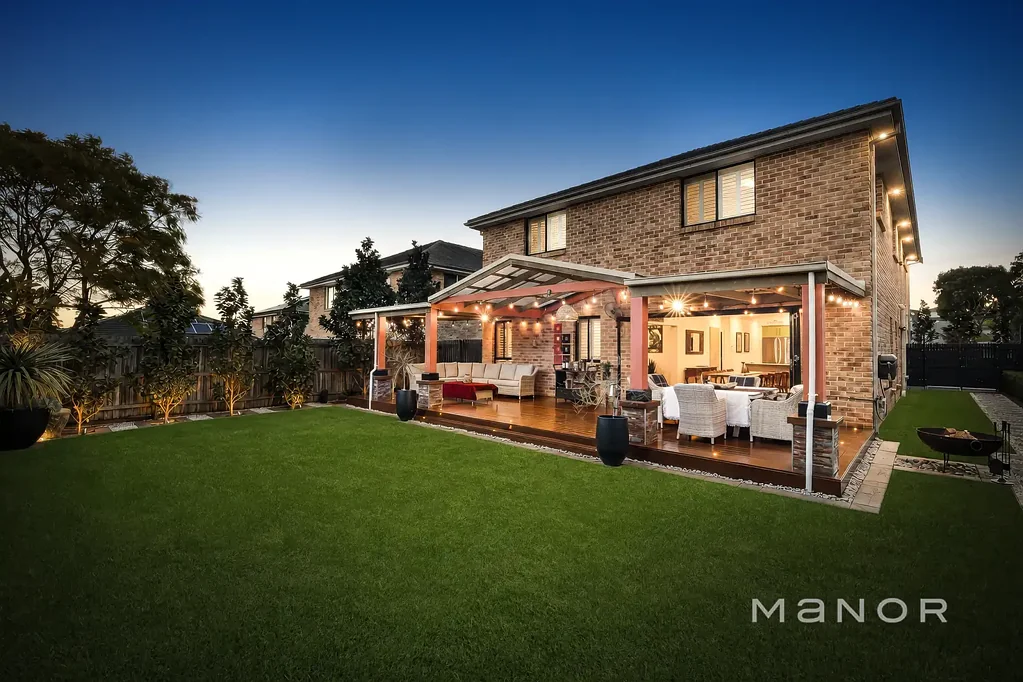 Stanhope Gardens 4कमरा Immaculate Family Entertainer with Luxury Inclusions & Resort-Style Living !