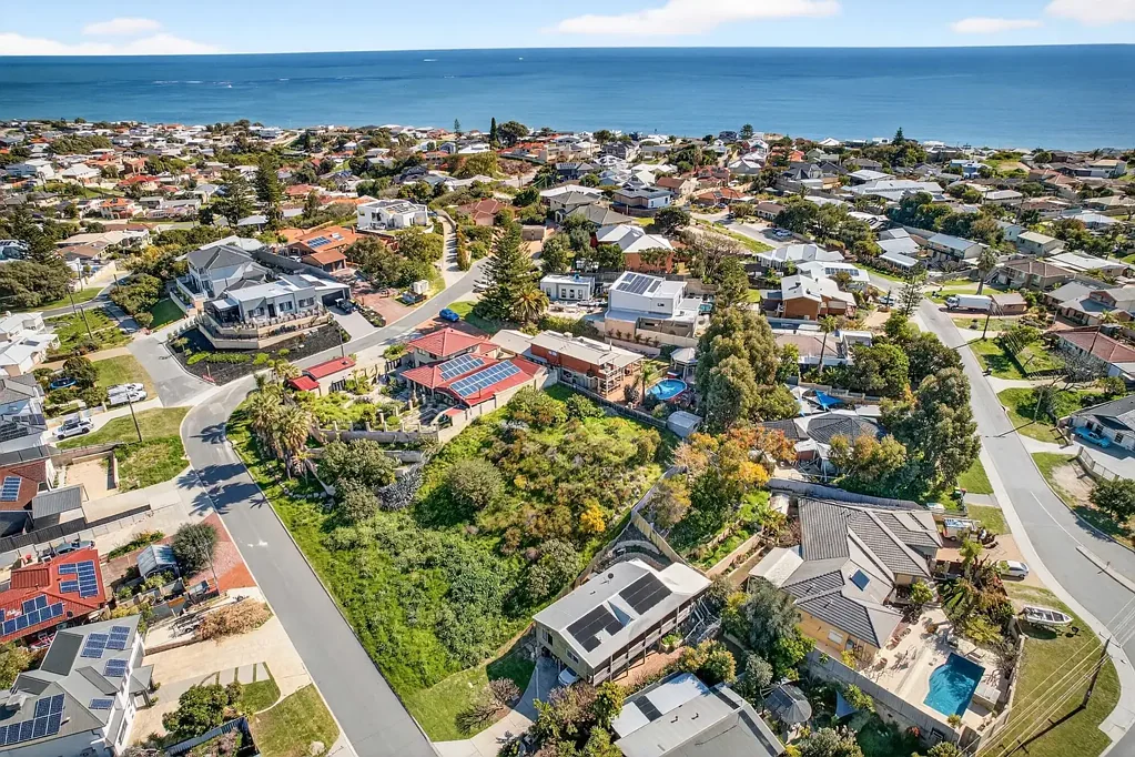 Quinns Rocks  RARE 1,153SQM BLOCK IN SOUGHT-AFTER 'OLD QUINNS'!