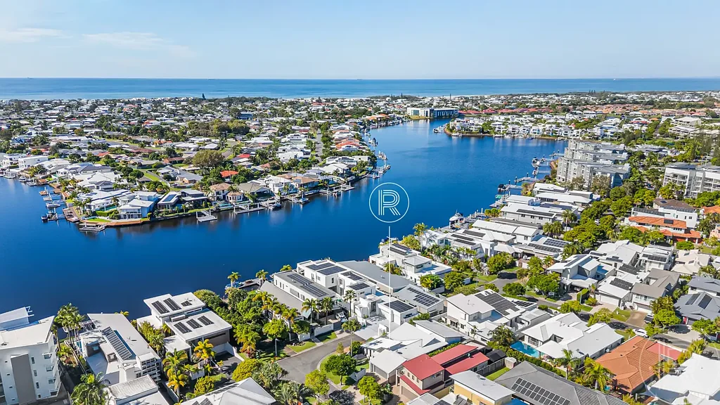 Parrearra 4chambre Stylish Single-Level Sanctuary with Boat/Caravan Access