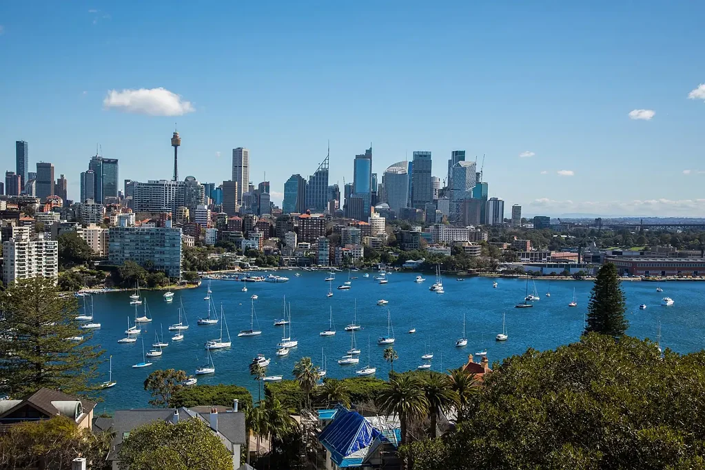 Darling Point 1 Slaapkamer ‘Winslow Gardens’ Two Adjacent Apartments With Spectacular Harbour Views OFFERED SEPARATELY OR TOGETHER
