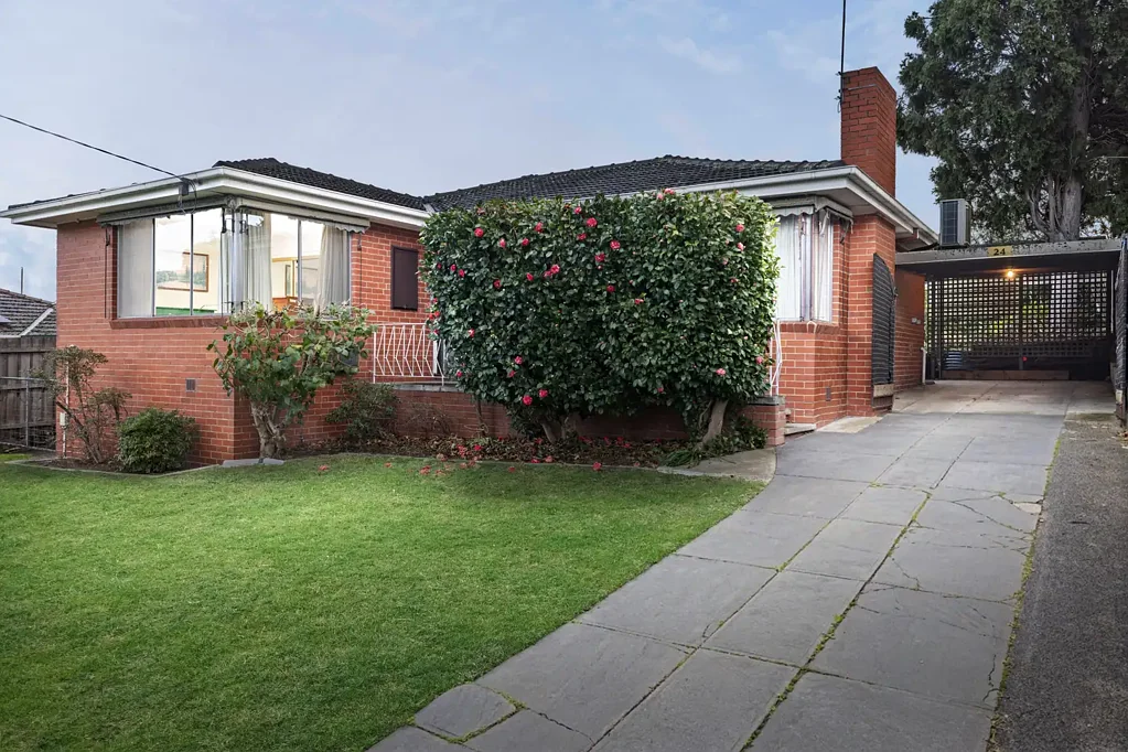 Frankston 3房 经典舒适，宽敞花园，卓越便利 Classic Comfort with Spacious Gardens and Outstanding Convenience