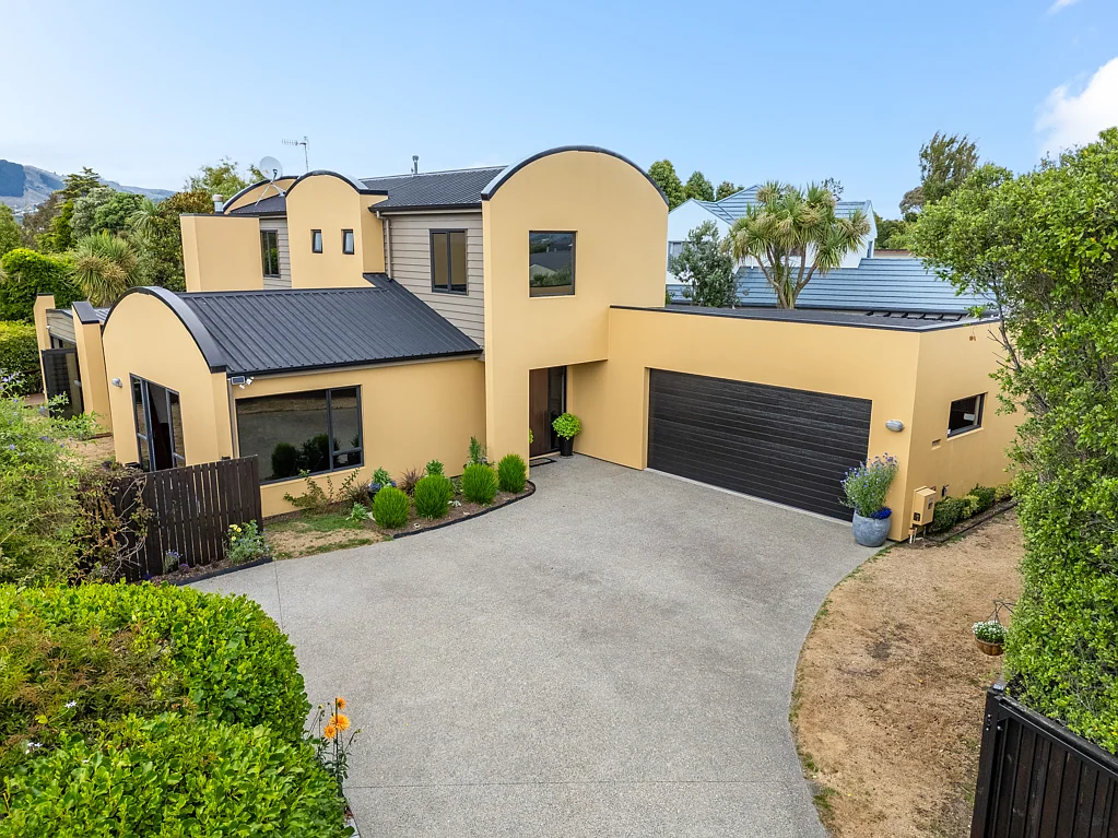 Paraparaumu Beach 4房  BIG, BOLD & BEAUTIFUL
